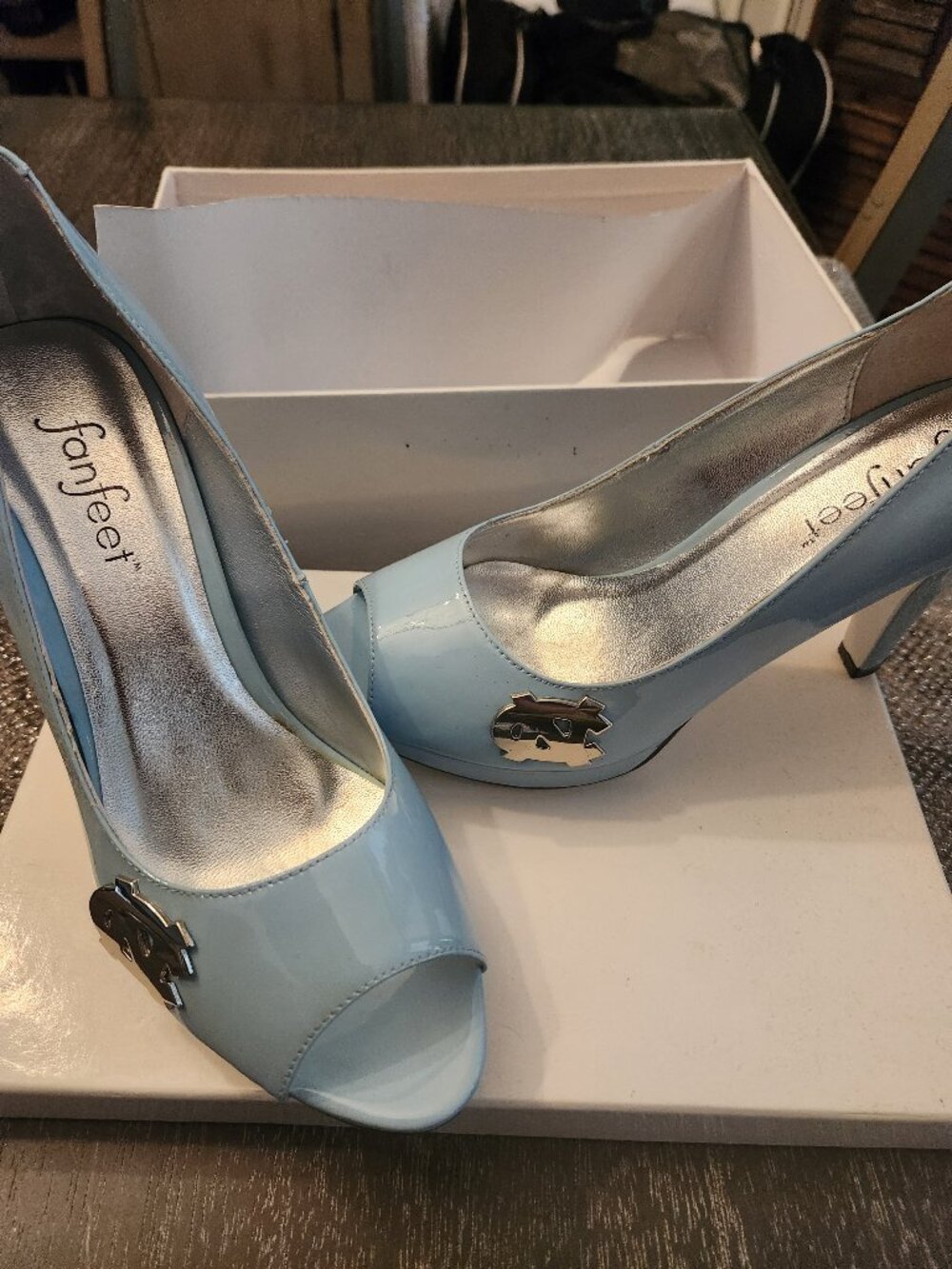FAN FEET UNC TARHEELS PEEP TOE HEELS